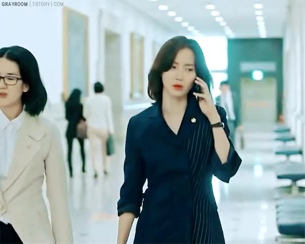 안경 벗은 장겨울 선생님 - 꾸르