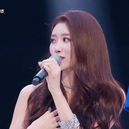 러블리즈 이미주 2.gif