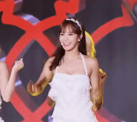 유리 앞태.gif