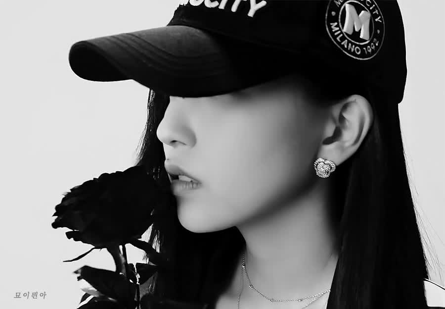 메트로시티 뮤즈 트와이스 미나 2.gif