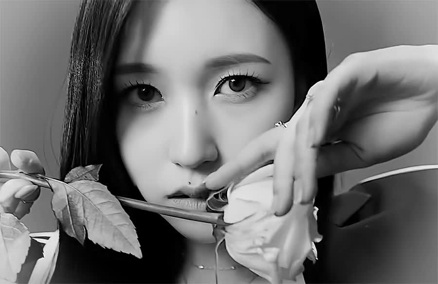 메트로시티 뮤즈 트와이스 미나 8.gif