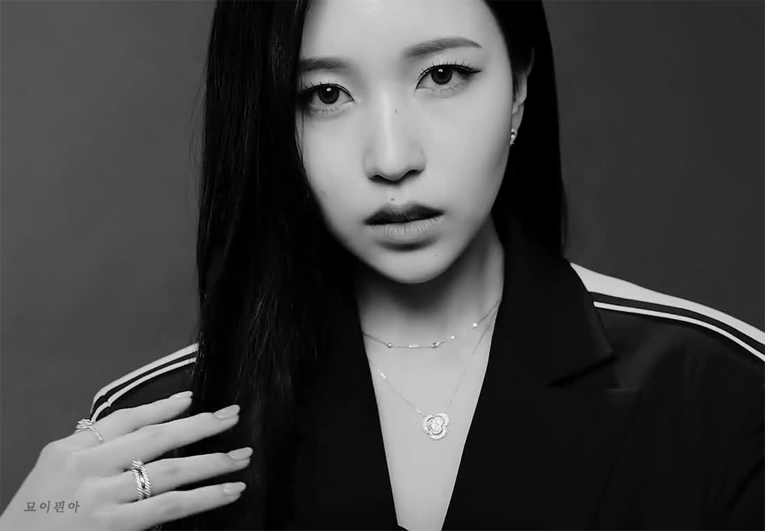 메트로시티 뮤즈 트와이스 미나 3.gif