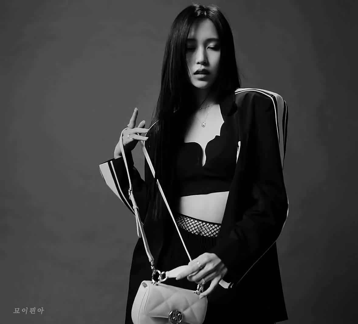 메트로시티 뮤즈 트와이스 미나 5.gif