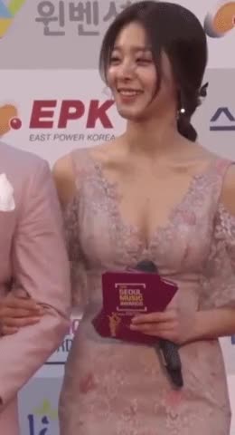 설인아의 위엄6.gif