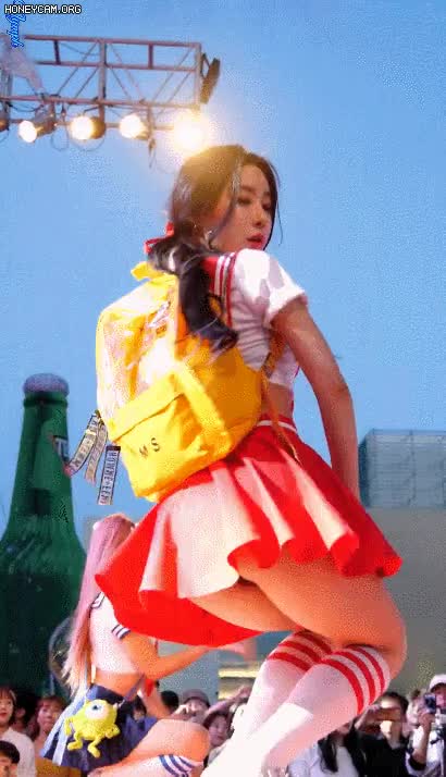 블랙바니 하나 스쿨룩2.gif