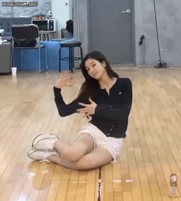 a6d821a364eacc8f7b86822f18c6d507_1631735707_3142.gif
