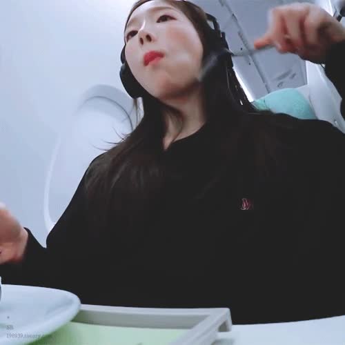 3d837b7f6558bacb56b6195c486d4e3a1653168304553928806.gif
