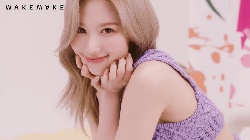 웨이크메이크 화장품 광고 찍은 사나 7.png