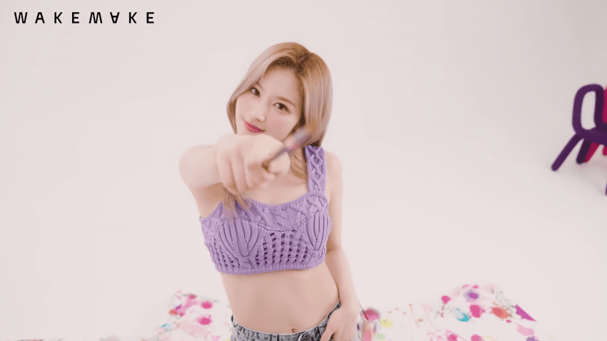 웨이크메이크 화장품 광고 찍은 사나 9.png