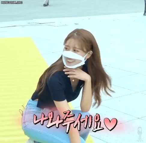 Honeycam 23049.gif