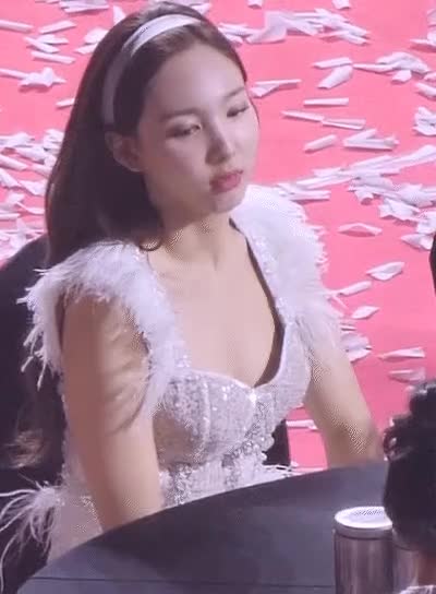 a210bb2dc0fae36d56ee0214f514d051_1649609439_9294.gif