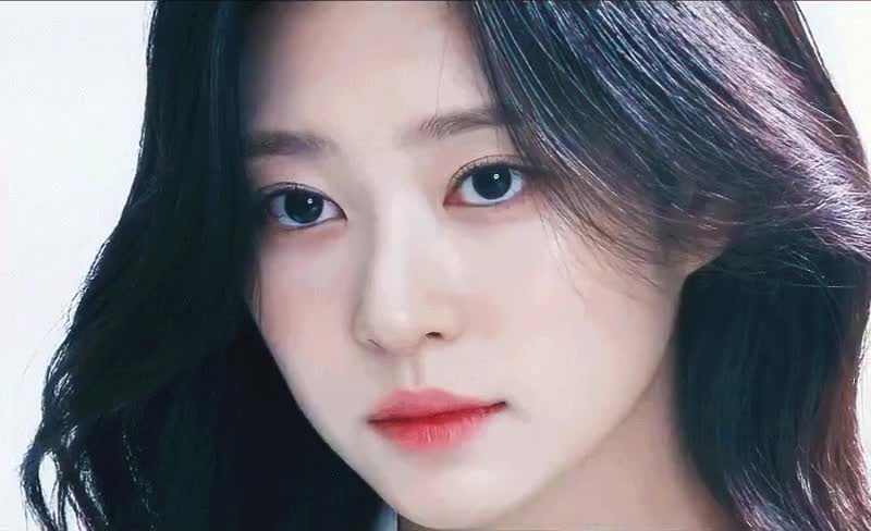 대놓고 이쁜 김민주 15.gif