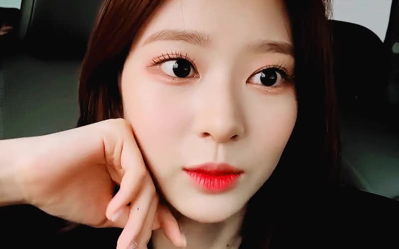 김민주 얼빡샷 1.gif