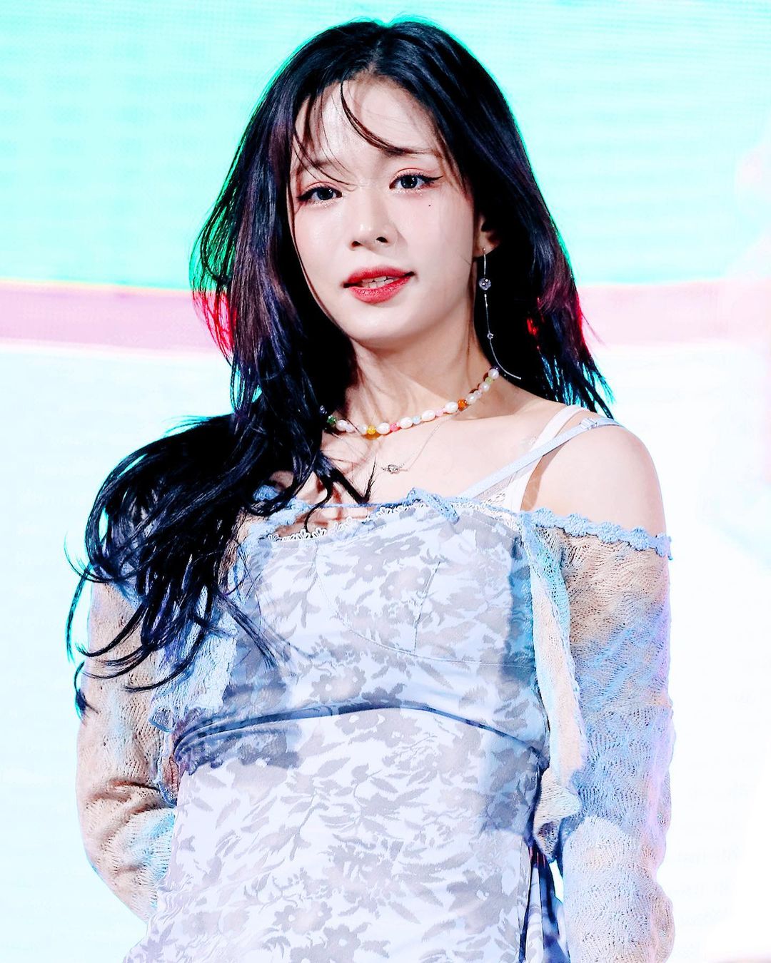 fromis9.chaeyoungs_p_CeYYjhGlAAr_5.jpg