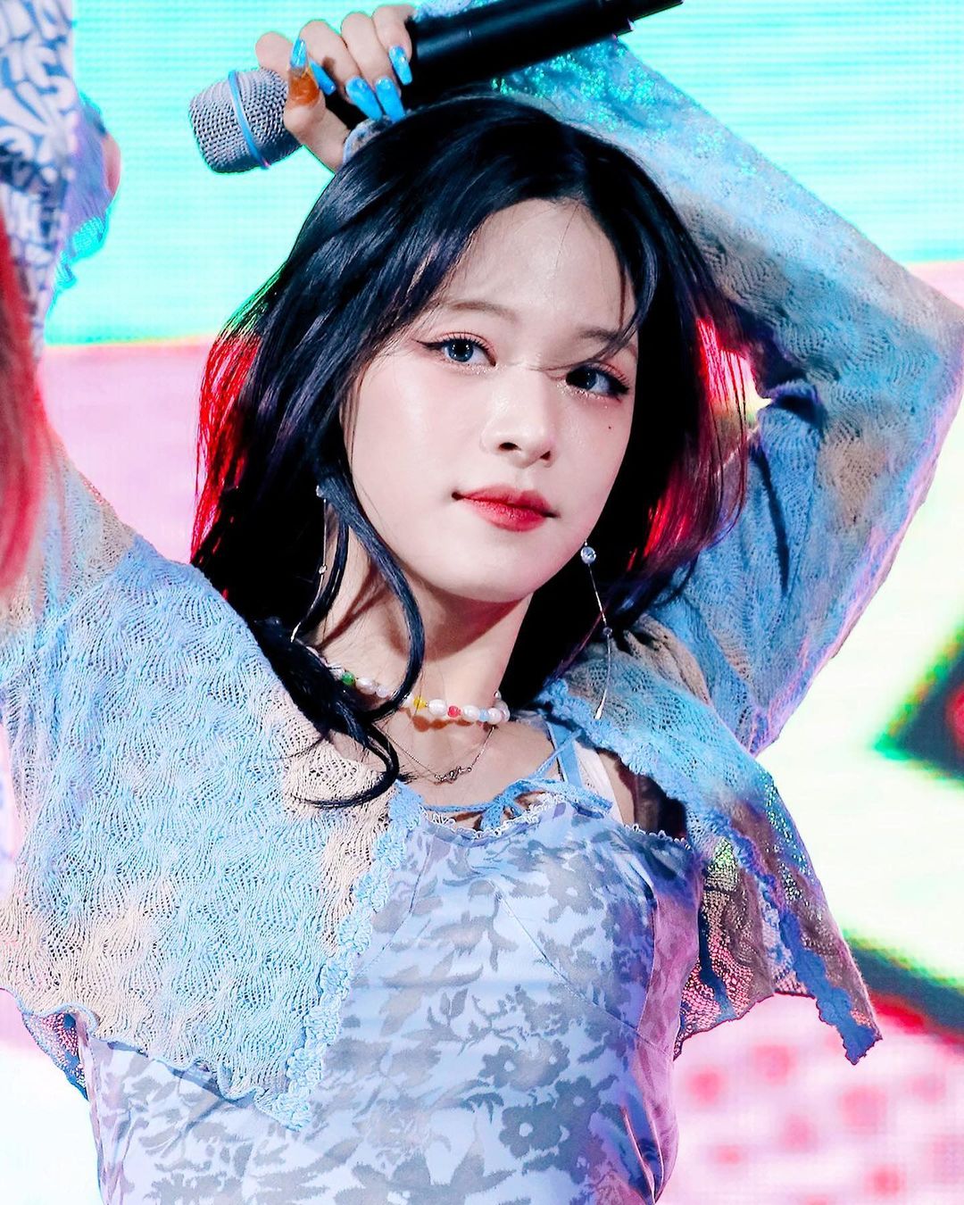fromis9.chaeyoungs_p_CeYYjhGlAAr_2.jpg