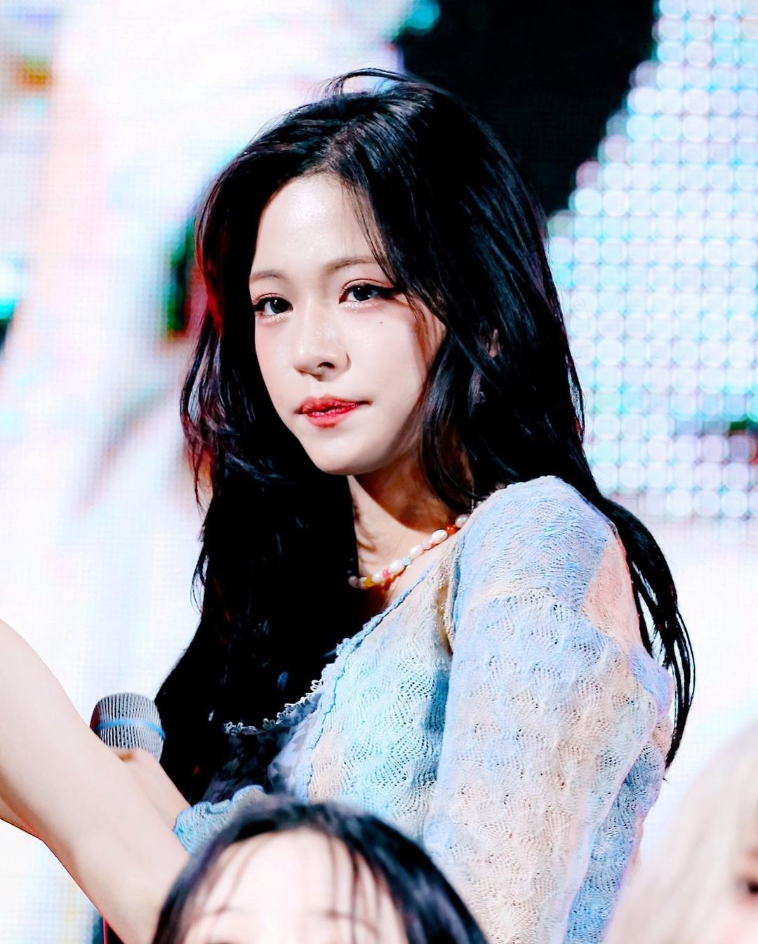fromis9.chaeyoungs_p_CeYYjhGlAAr_8.jpg