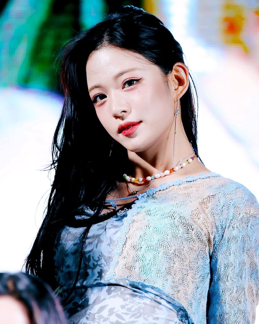 fromis9.chaeyoungs_p_CeYYjhGlAAr_3.jpg