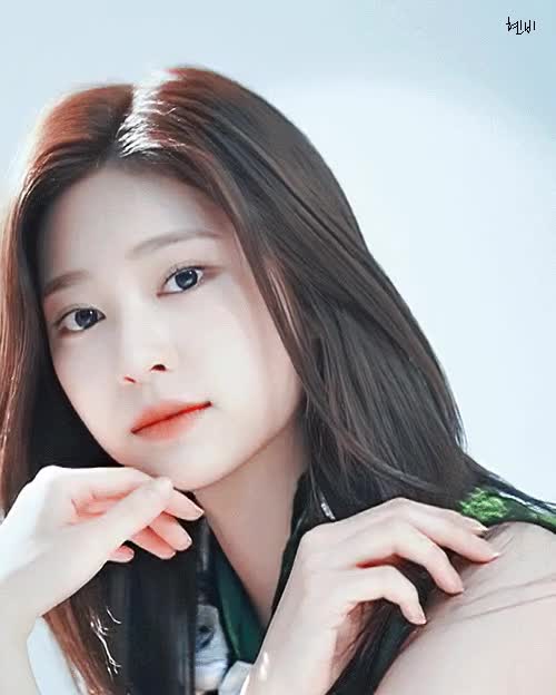 김민주 미모 6.gif