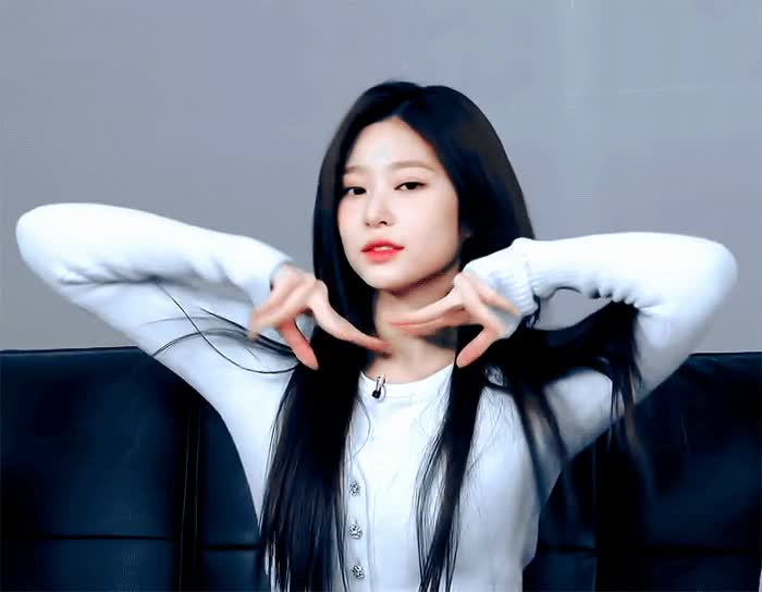 김민주 미모 1.gif