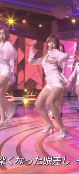 은근히 섹시한 조유리 8.gif
