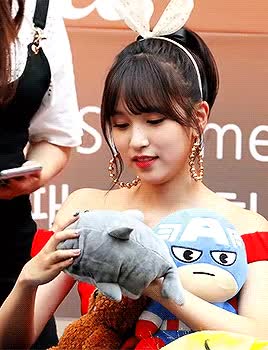 인형이 좋은 트와이스 미나 11.gif