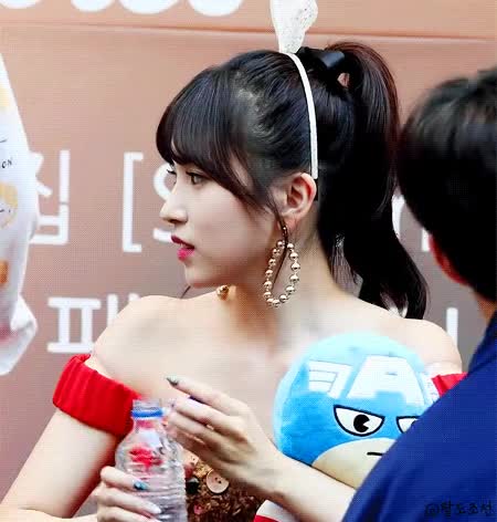 인형이 좋은 트와이스 미나 8.gif