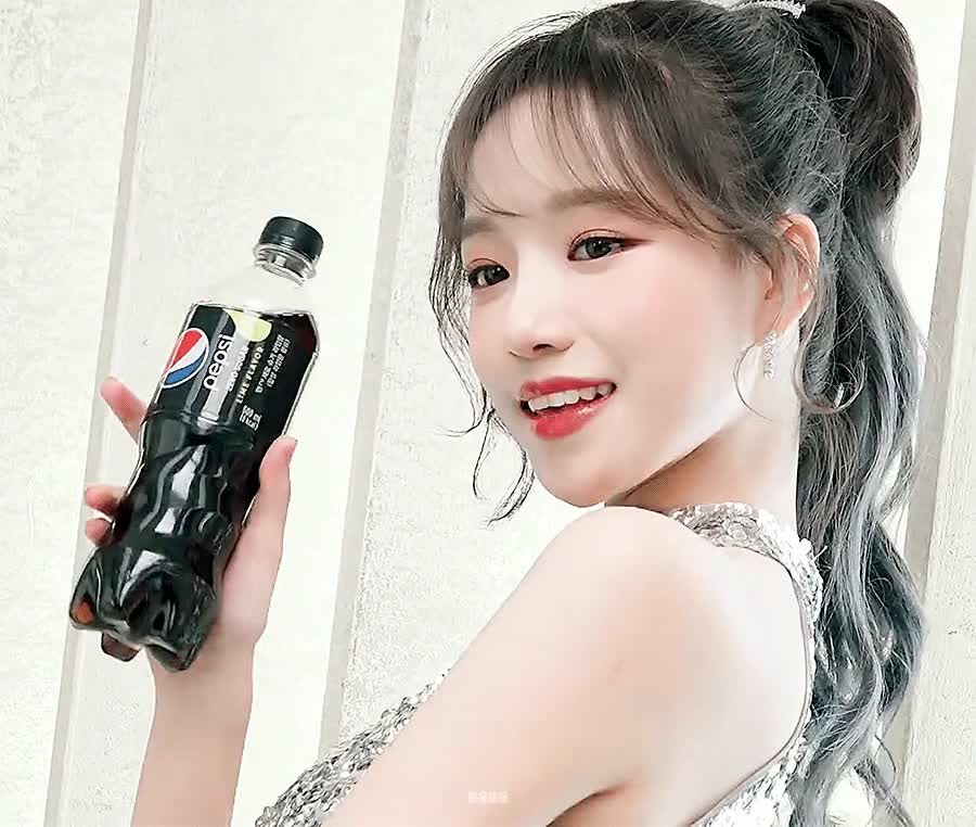 조유리 펩시광고1.gif