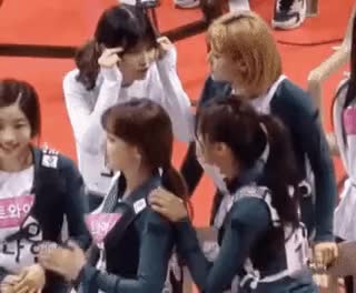 모모의 수난 2.gif