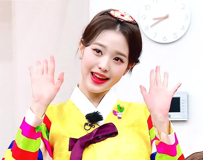 장원영 (아이브).gif