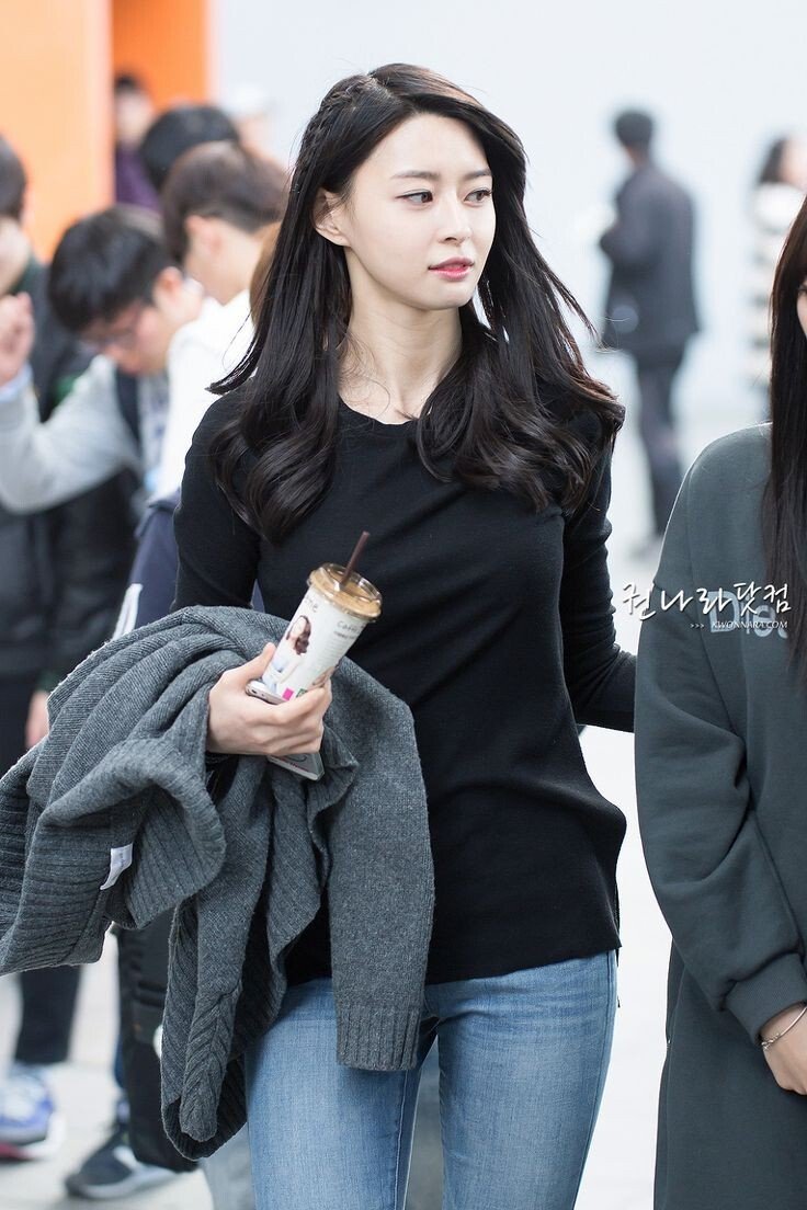 아이돌이라는 직업으로는 담을 수 없었던 권나라 - 꾸르