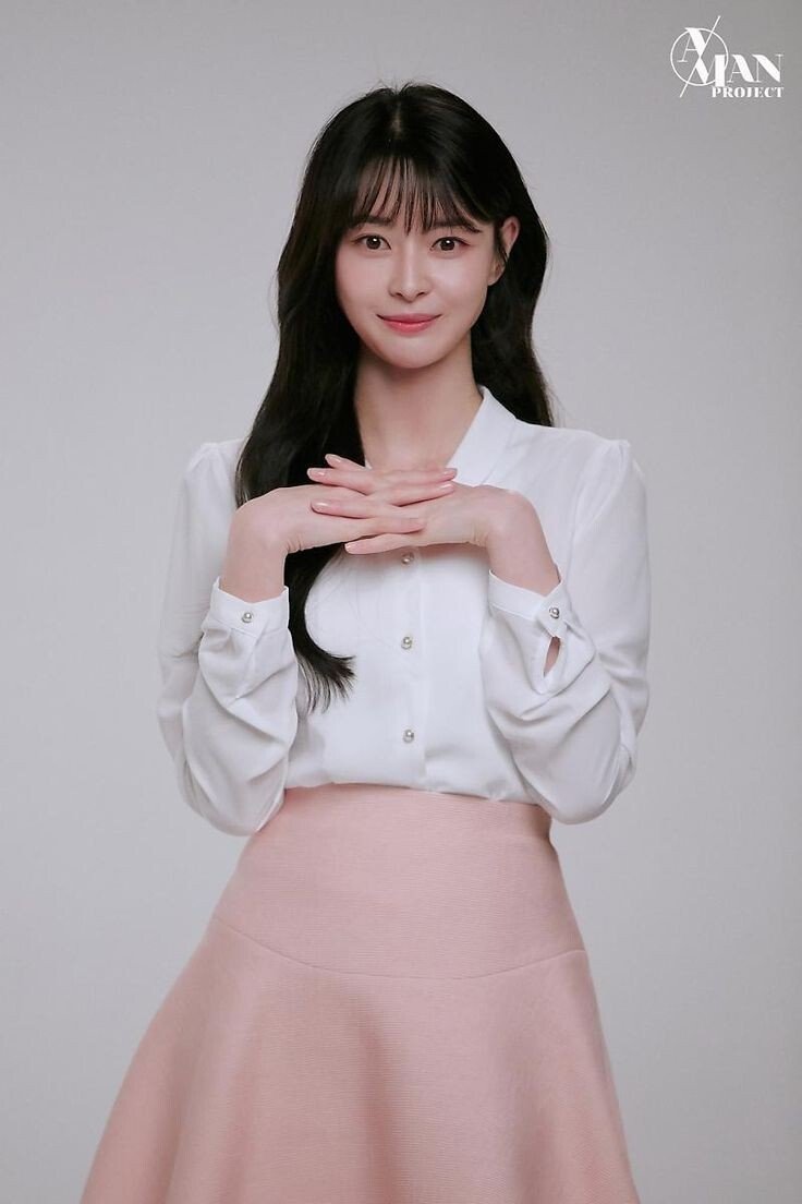 아이돌이라는 직업으로는 담을 수 없었던 권나라 - 꾸르