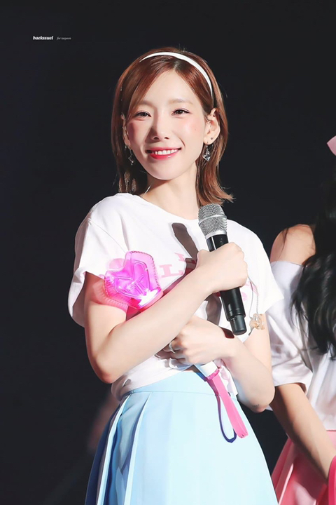 비눗방울 하나로 팬 조련하는 소녀시대 태연 15.jpg