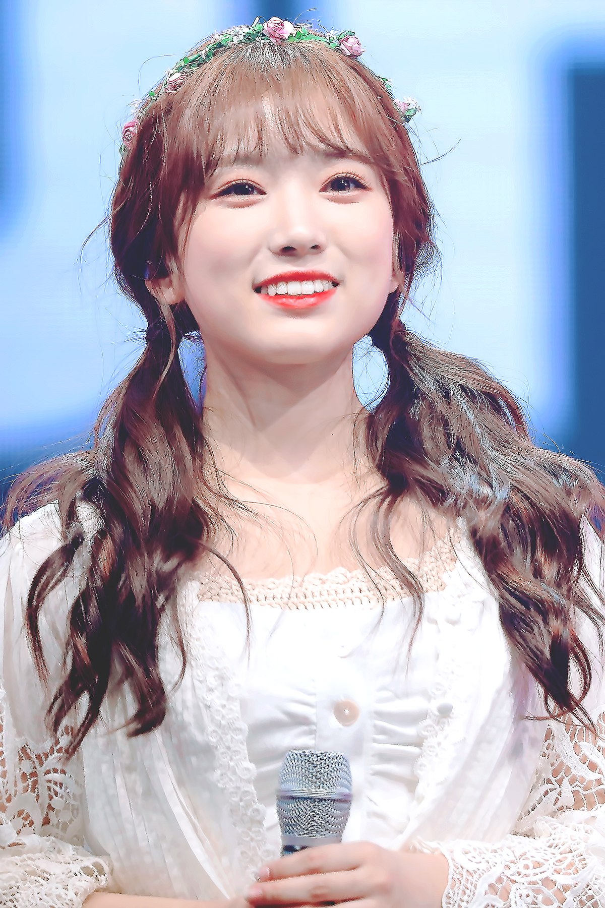 1200px-181029_SHOWCON_야부키_나코_01.jpg