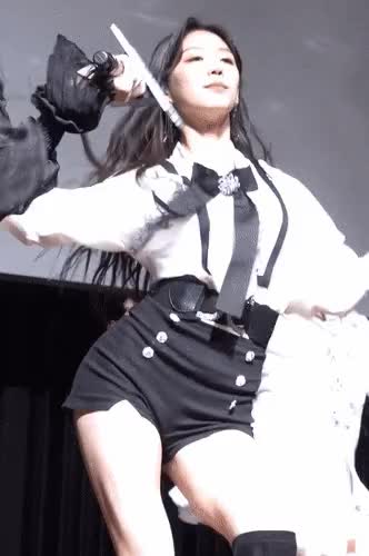 55a49fbdca6850025e8fdc5a383de1da_1629082648_0523.gif