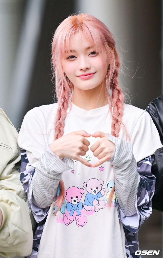 아일릿 이로하1_3.jpg