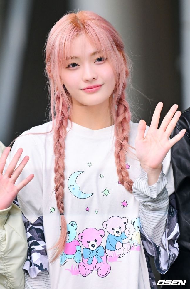 아일릿 이로하1_1.jpg