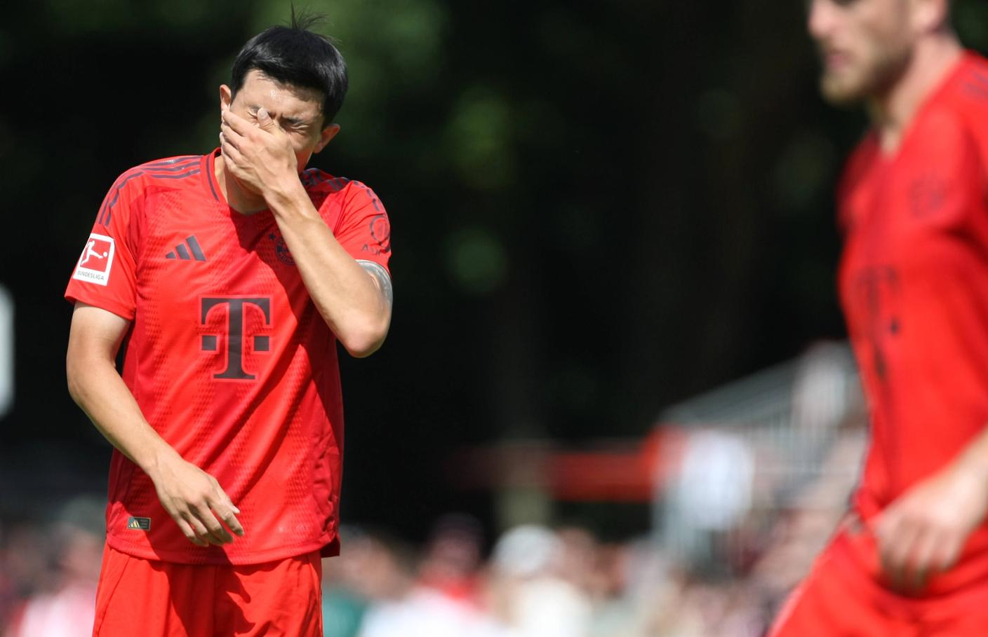 35501248-minjae-kim-soll-sich-noch-nicht-zu-100-prozent-beim-fc-bayern-wohlfuehlen-11uz8r5LQo7d.jpg