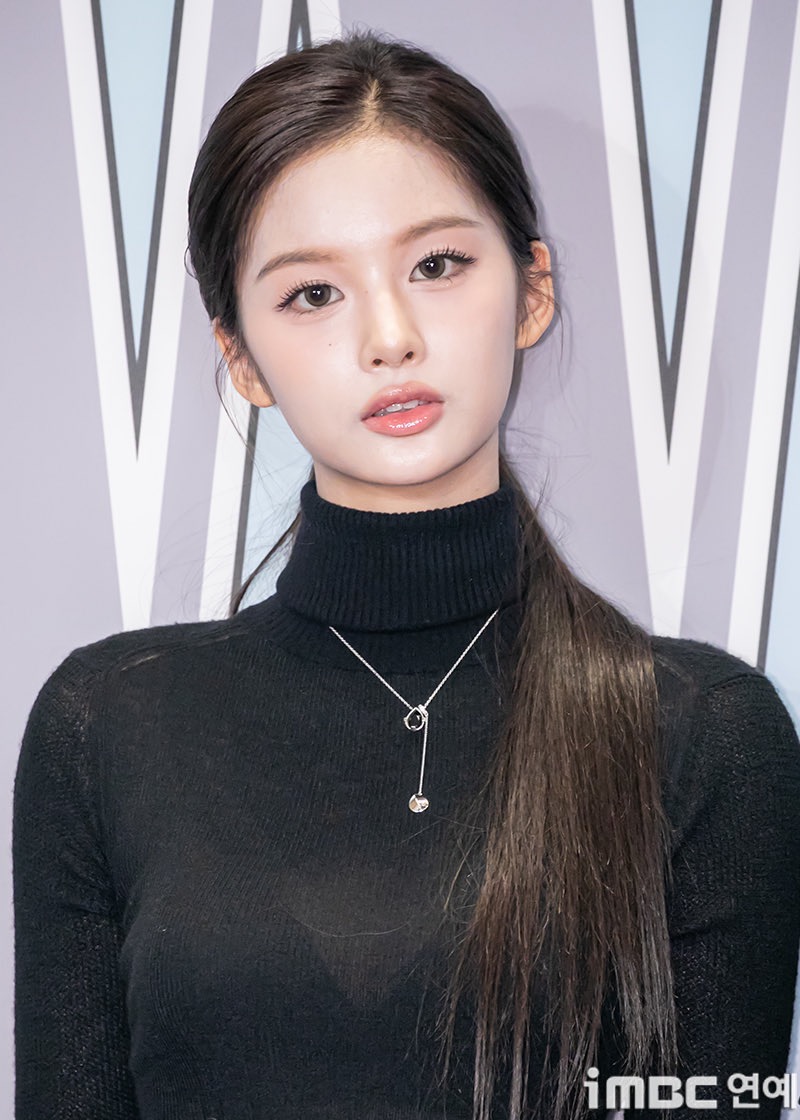 오늘자 더블유코리아 장카설유..................jpg (12)