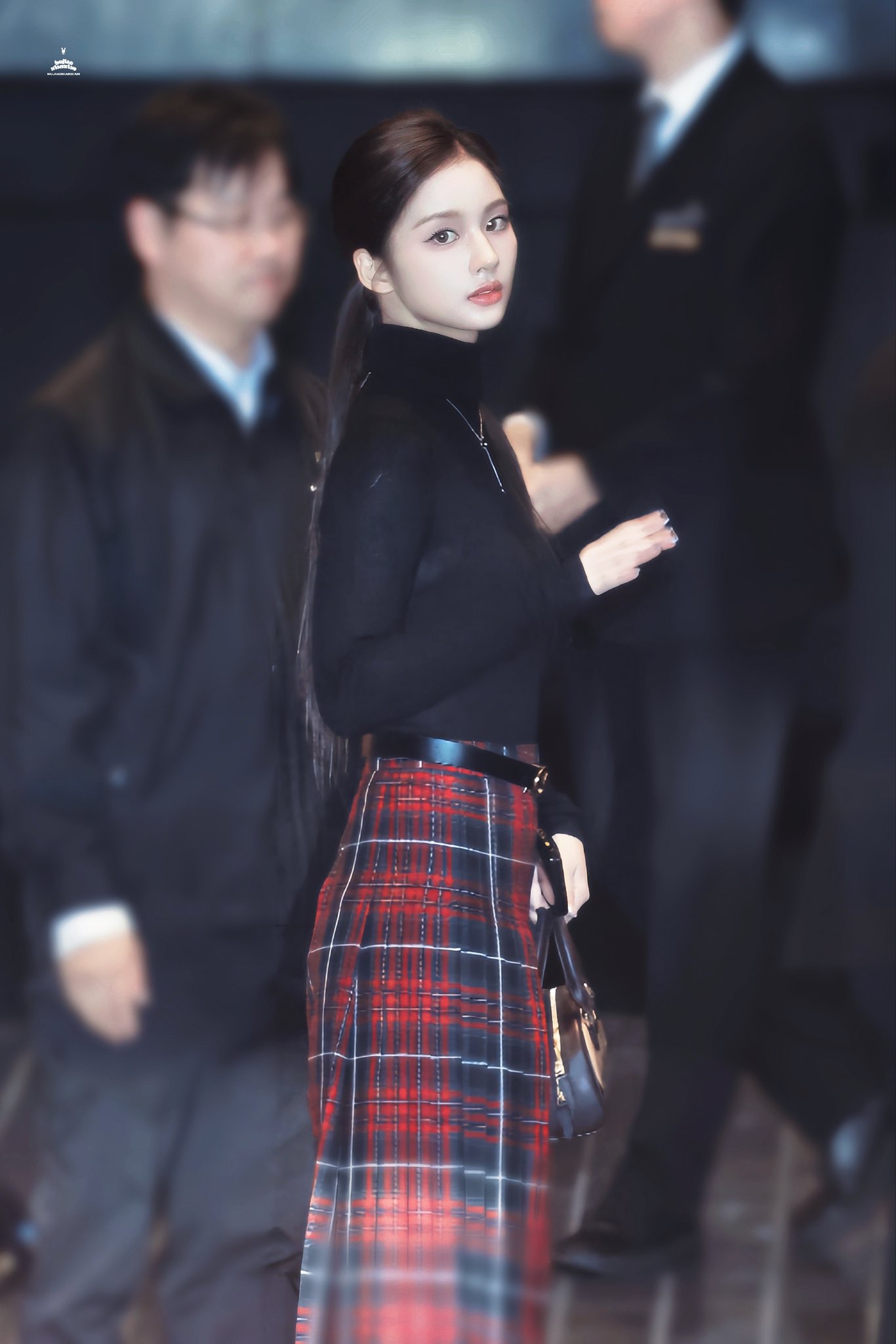 오늘자 더블유코리아 장카설유..................jpg (11)