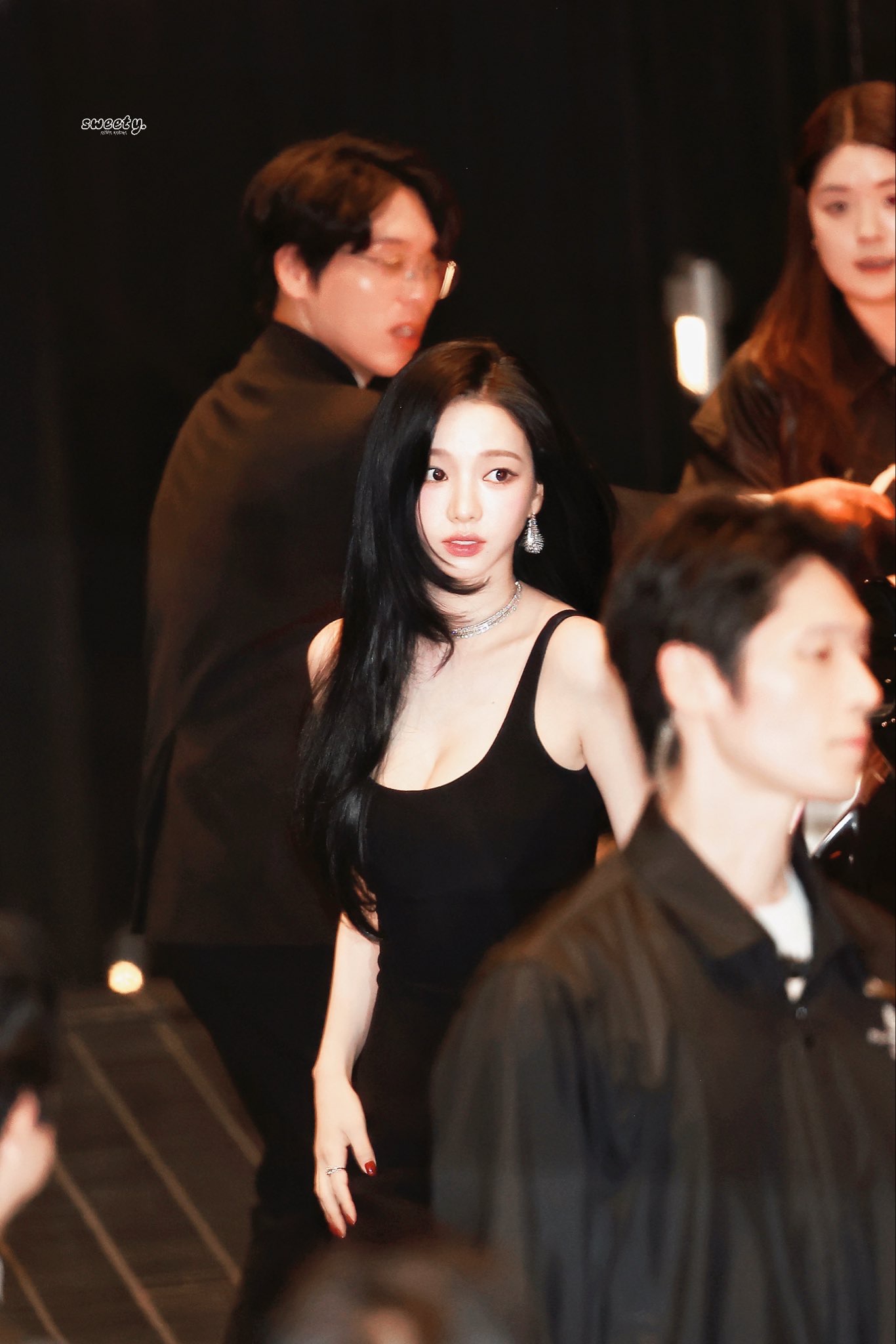 오늘자 더블유코리아 장카설유..................jpg (5)