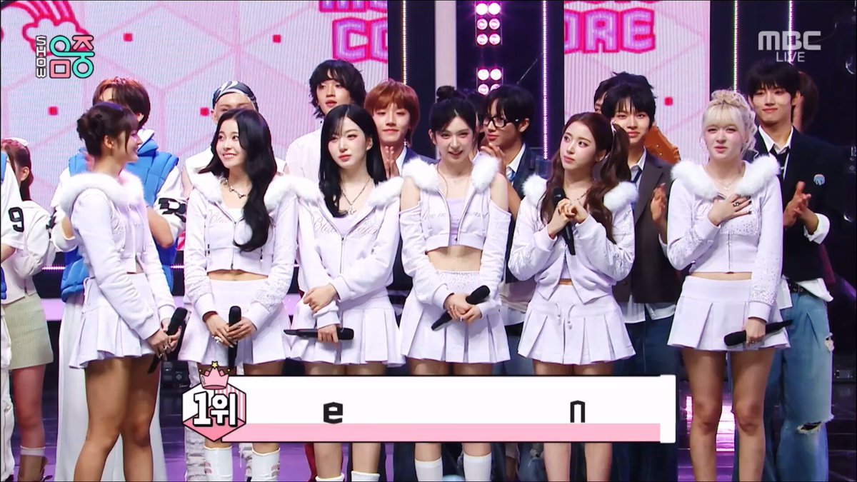 오늘자 음악중심 1위 엔믹스 (음중 첫 1위....🥺) + 앵콜라이브 (2)