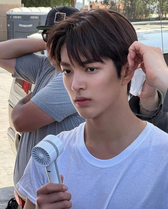 미래가 몹시 기대되는 완성형 비주얼 남돌 (3)