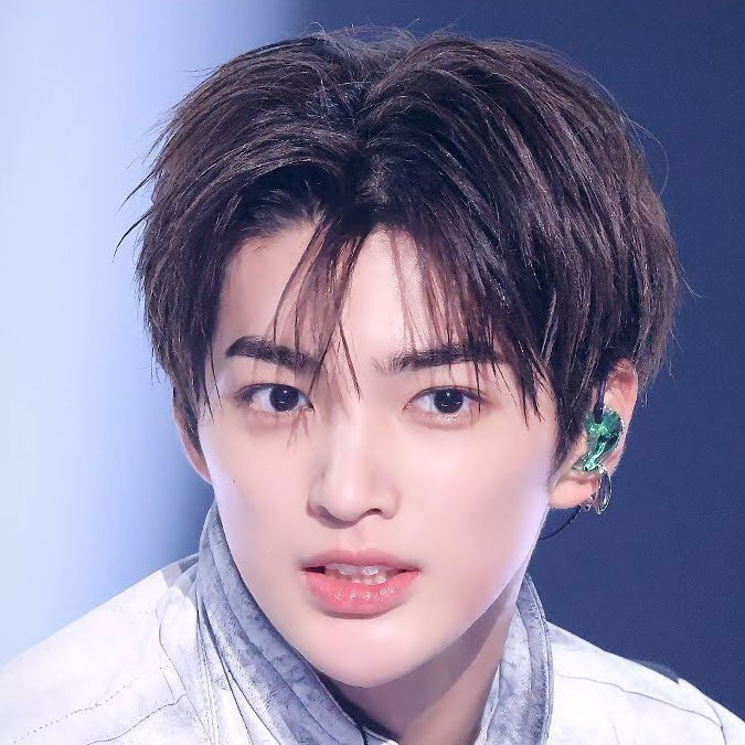 미래가 몹시 기대되는 완성형 비주얼 남돌 (1)