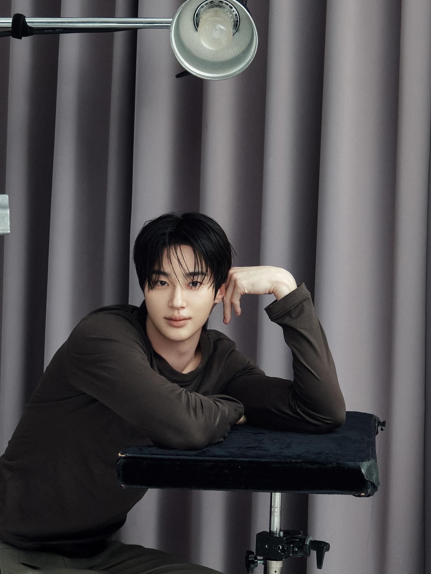 변우석 인스타 프라다 사진 업뎃 (6)