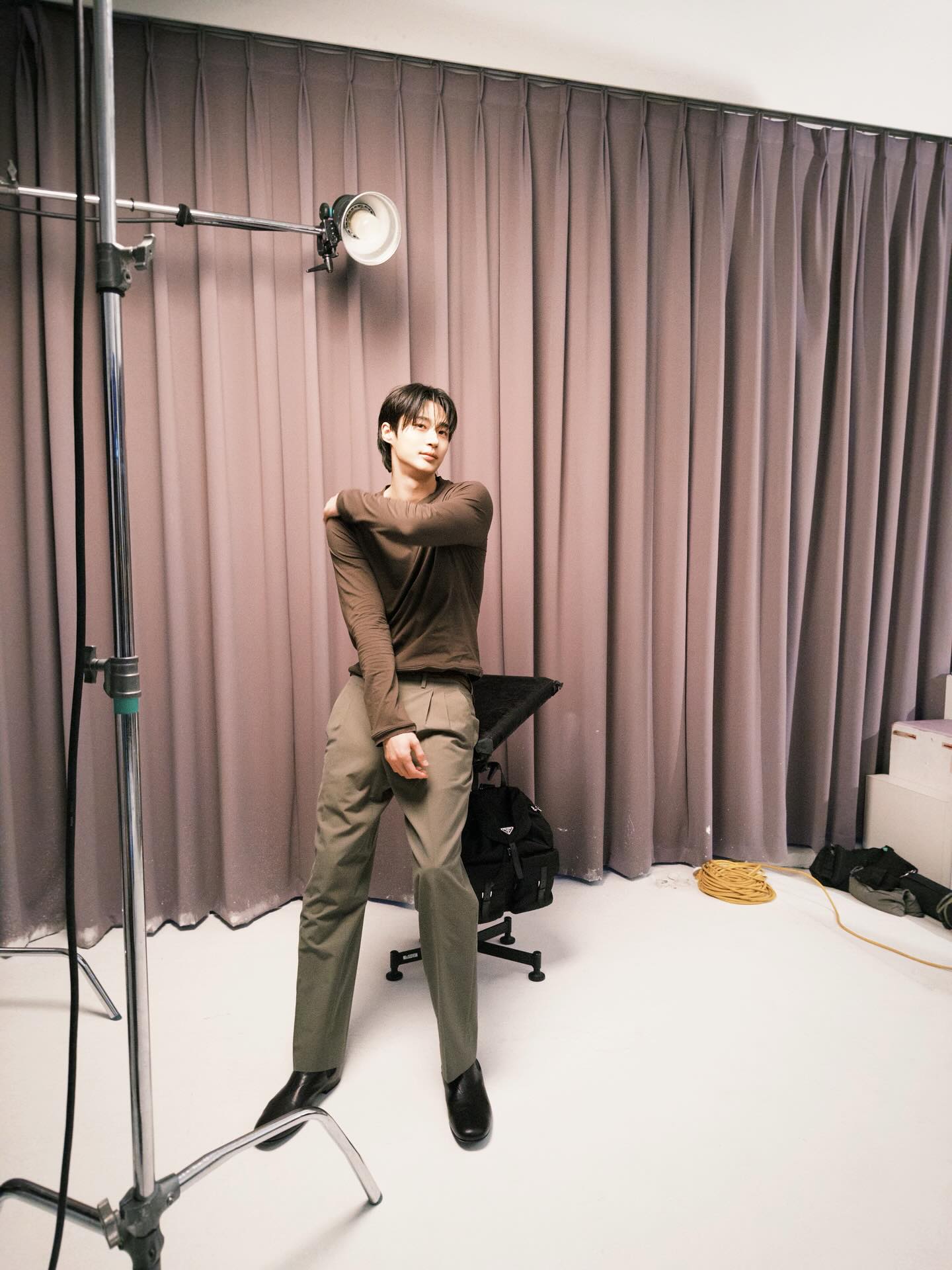 변우석 인스타 프라다 사진 업뎃 (4)