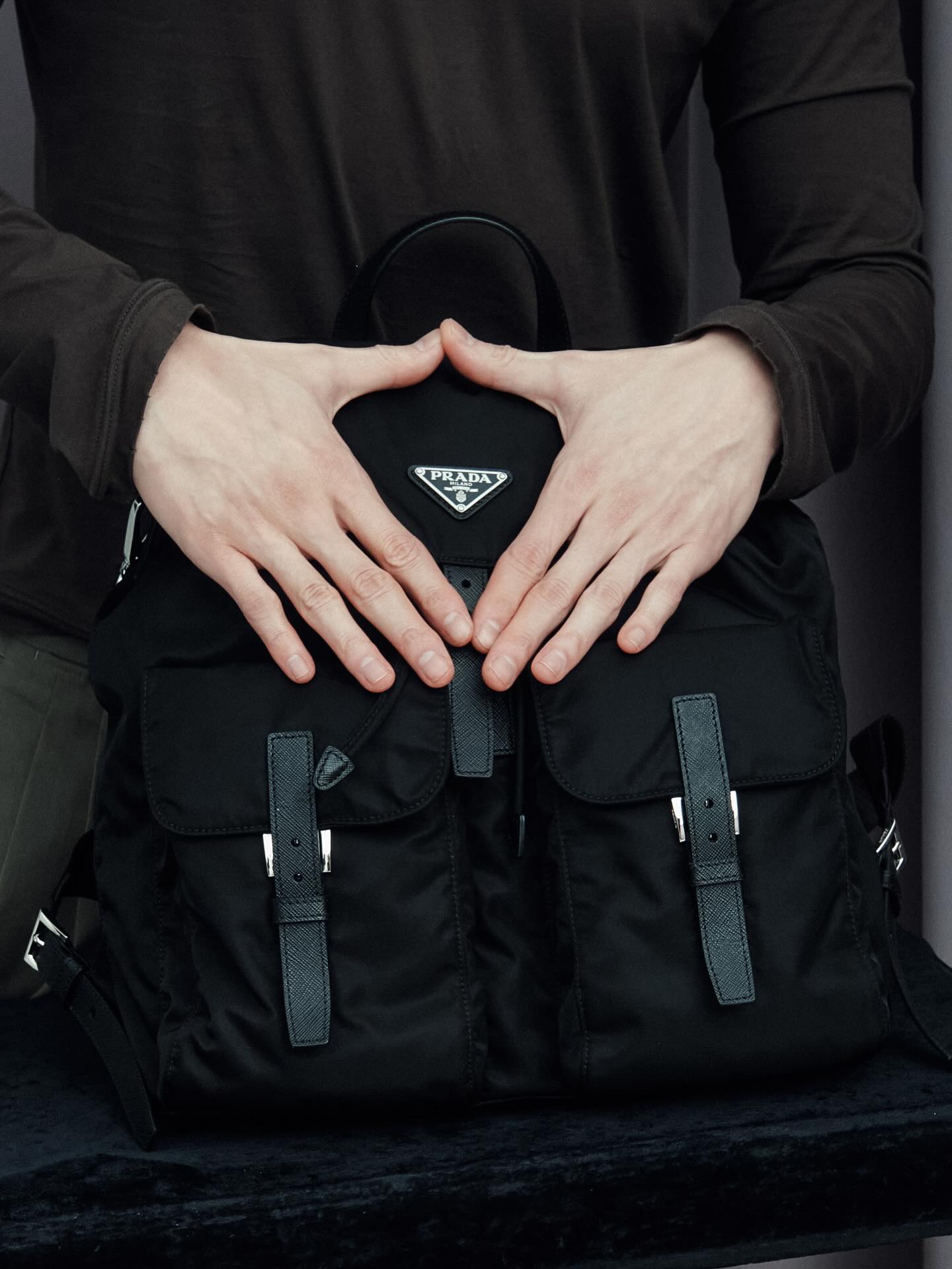 변우석 인스타 프라다 사진 업뎃 (9)