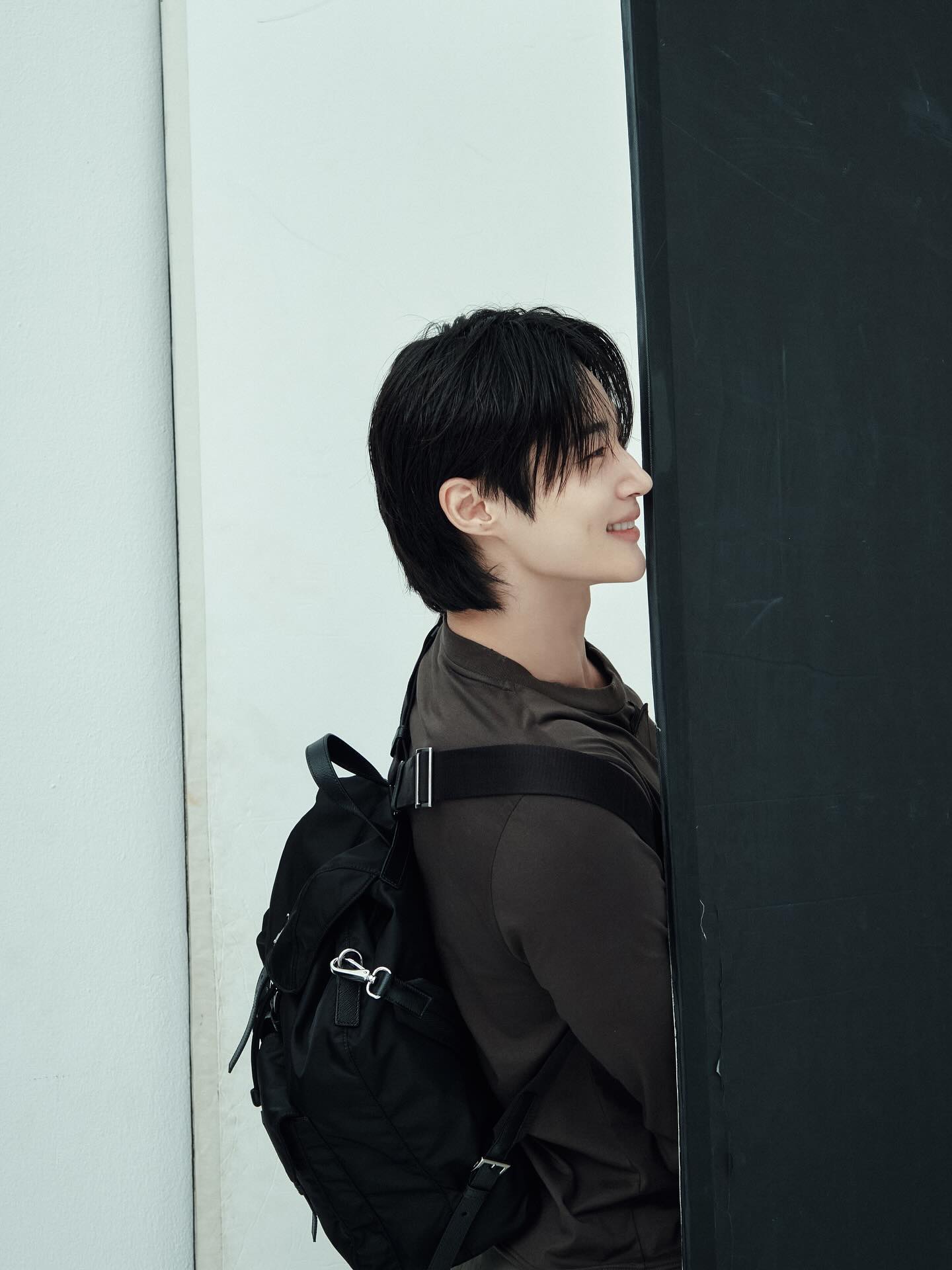 변우석 인스타 프라다 사진 업뎃 (11)