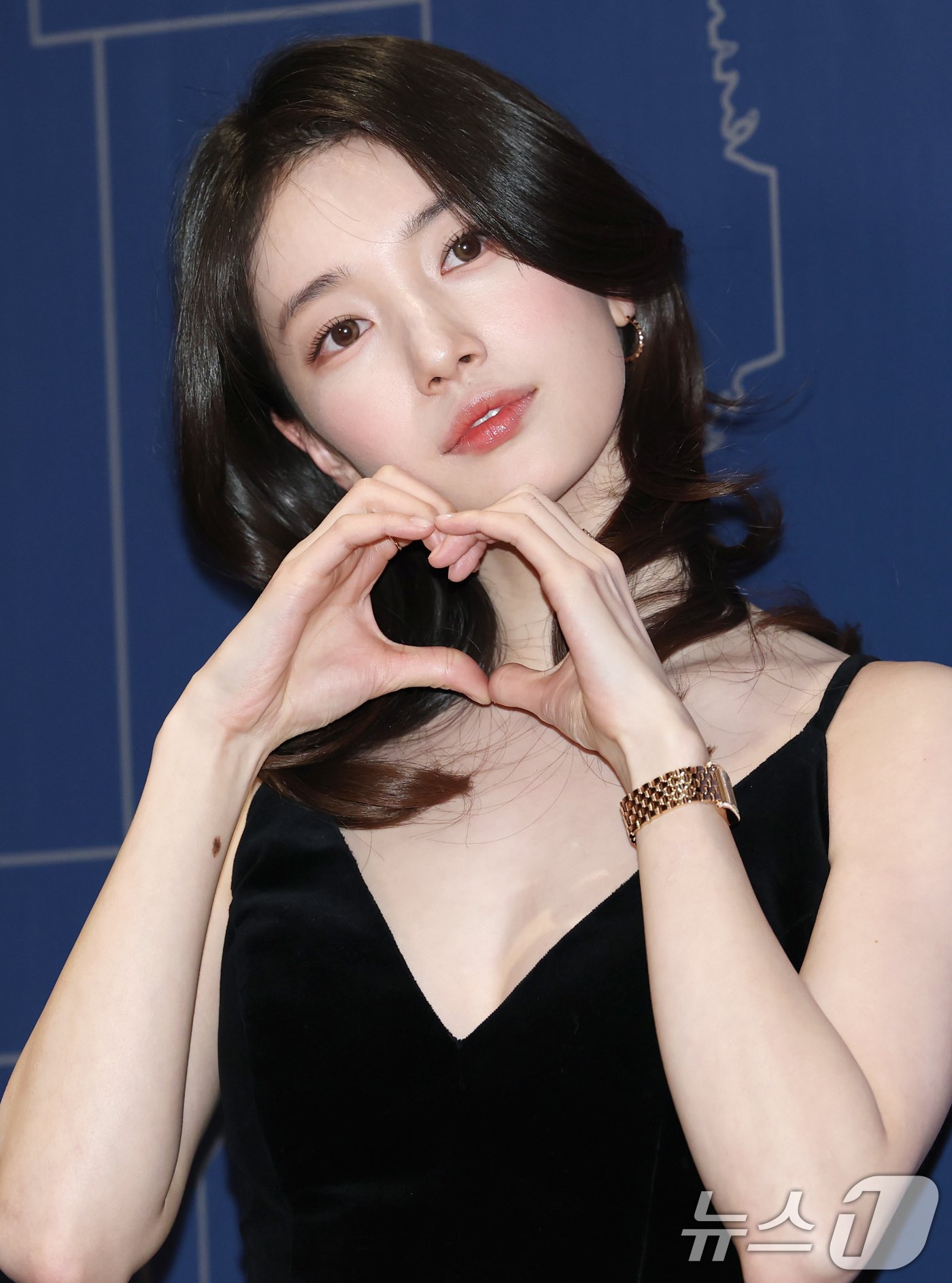 [잡담] 수지 인스타는 하이틴 로맨스 기사사진은 고전 멜로 영화 같음 | 인스티즈