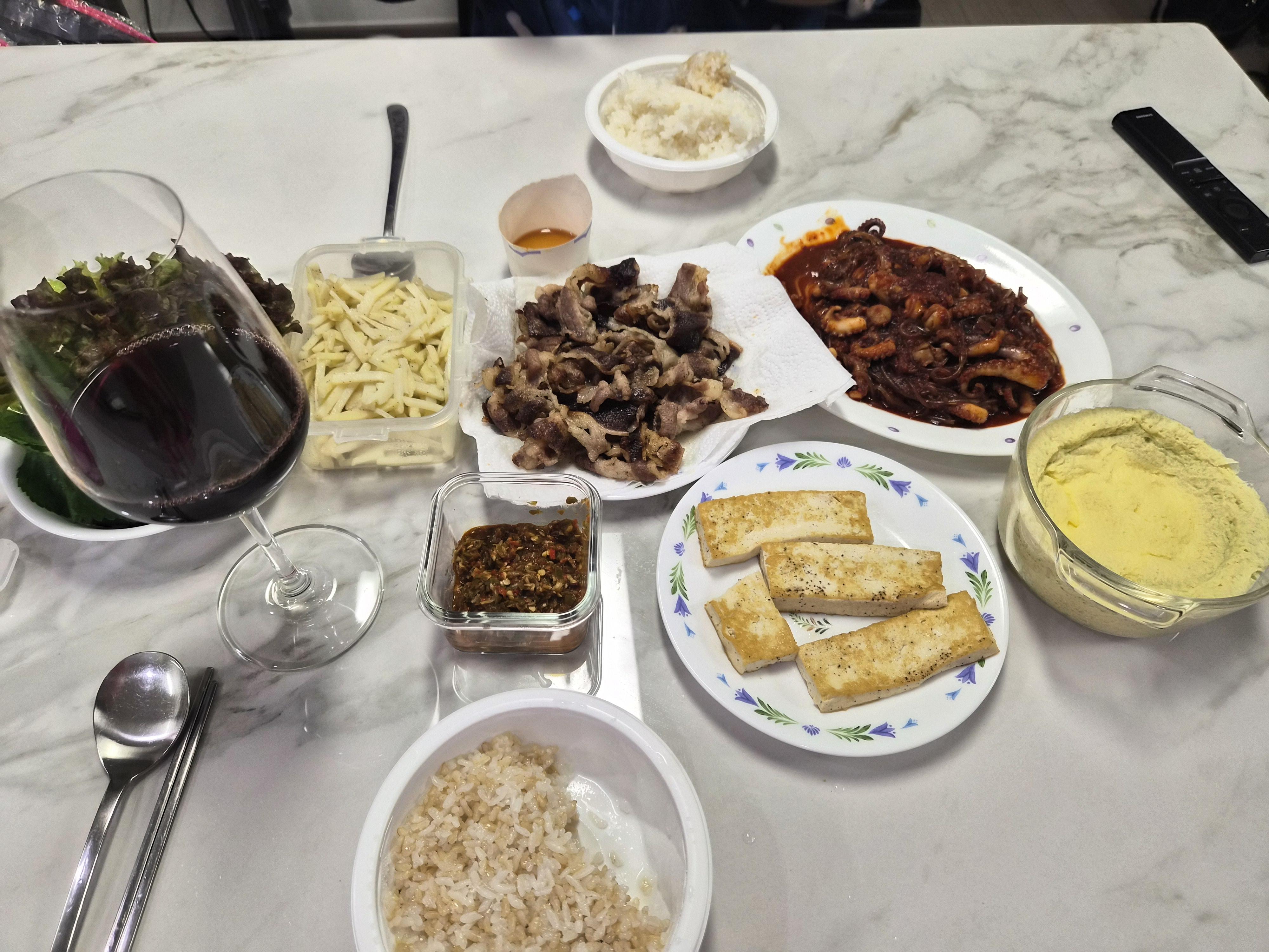 집밥 쭈꾸미 우삼겹구이