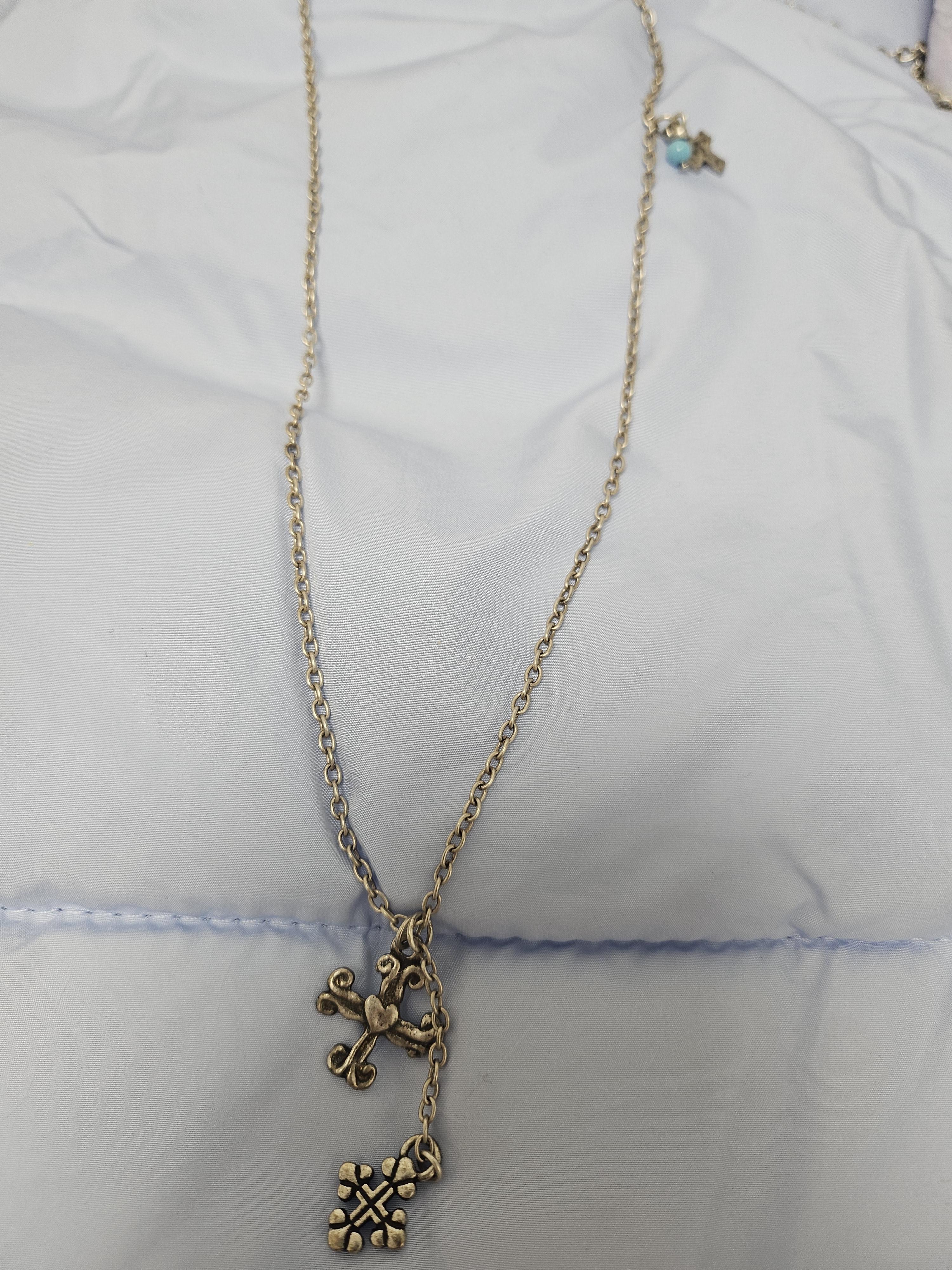 이 목걸이 보세인가? 2번째 사진